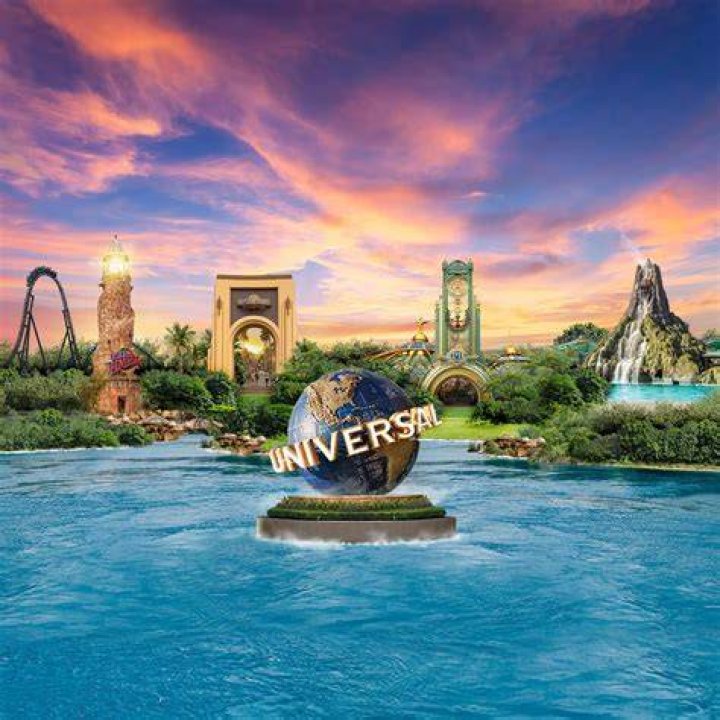 Are there any theme parks in France?