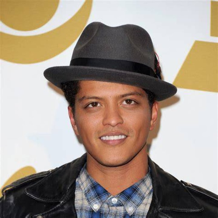 Did Bruno Mars write his own songs?