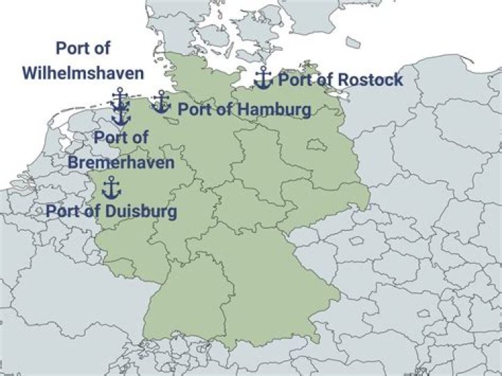 Does Munich have a seaport?