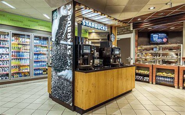 Does Starbucks license or franchise?