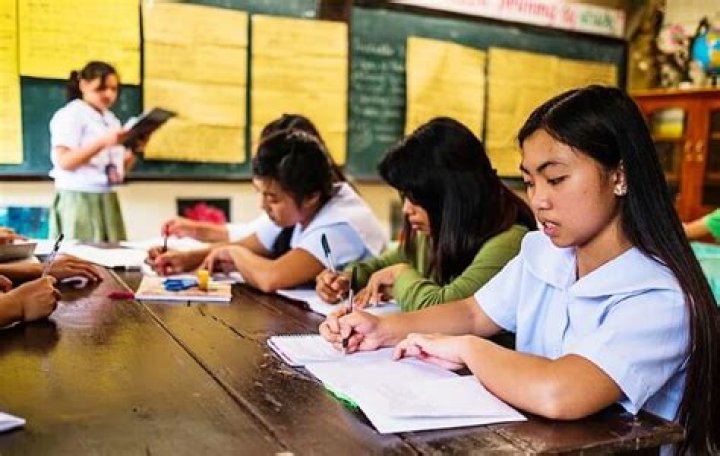 How many students are not studying in the Philippines?