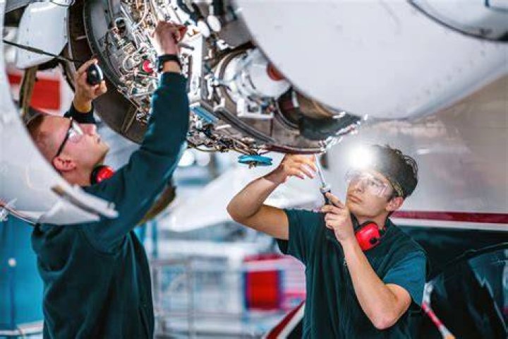 Is there a demand for aircraft engineers?