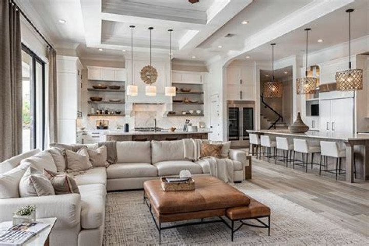 Is there still a company called Home Interiors?