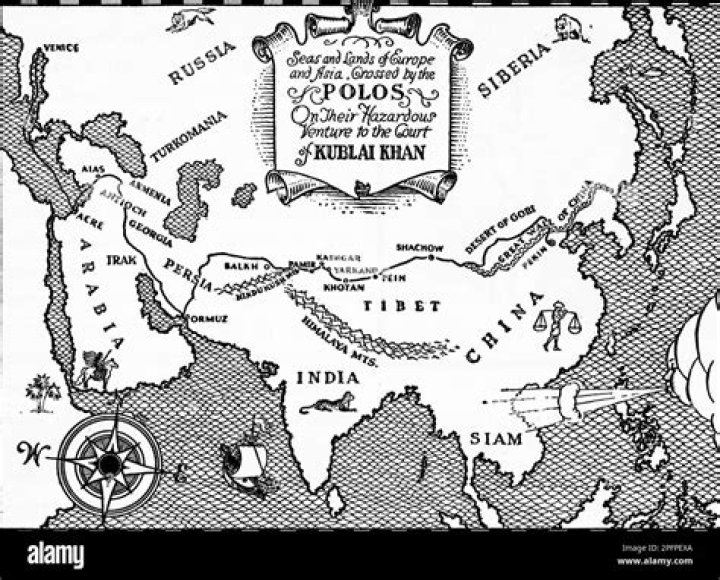 What Italian traveled to the court of Kublai Khan and wrote of his journeys?