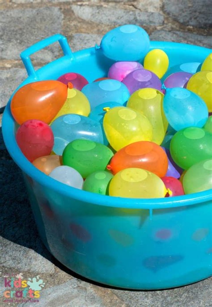 What kind of balloons are used for water balloons?