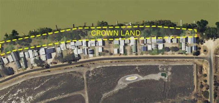 What percentage of Manitoba is Crown land?