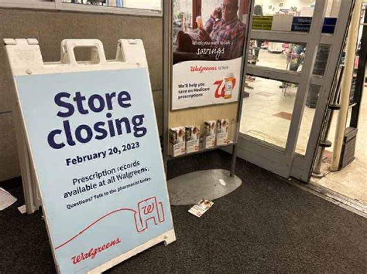 What stores are closing in 2021?