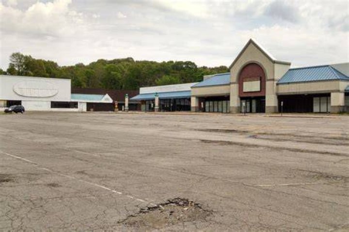 What year did Hills department store close?