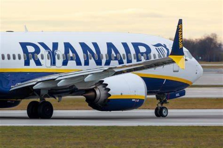 Who owns the most shares in Ryanair?